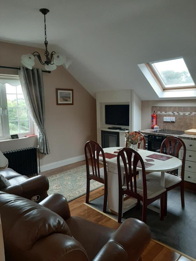 Riverside Lodge Carlingford Exteriör bild